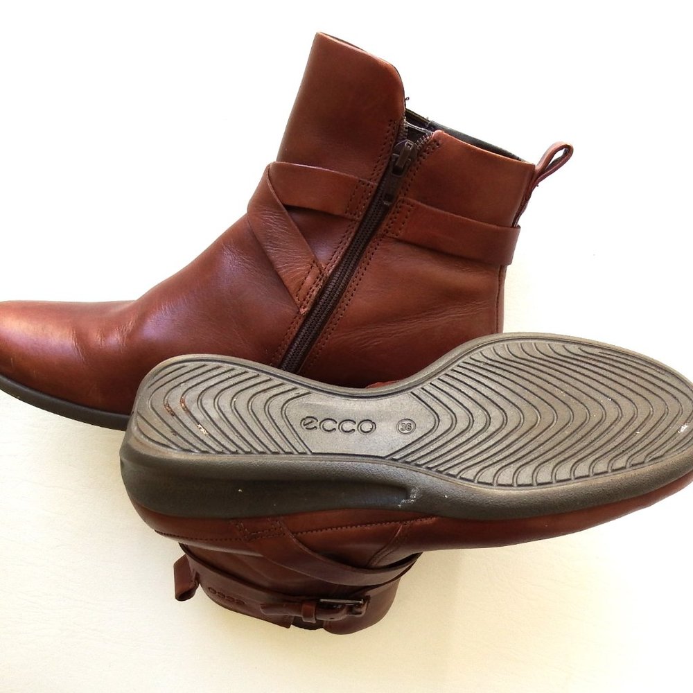 Ecco Brown Leather Ankle boots, side zip, size 36 XLNT